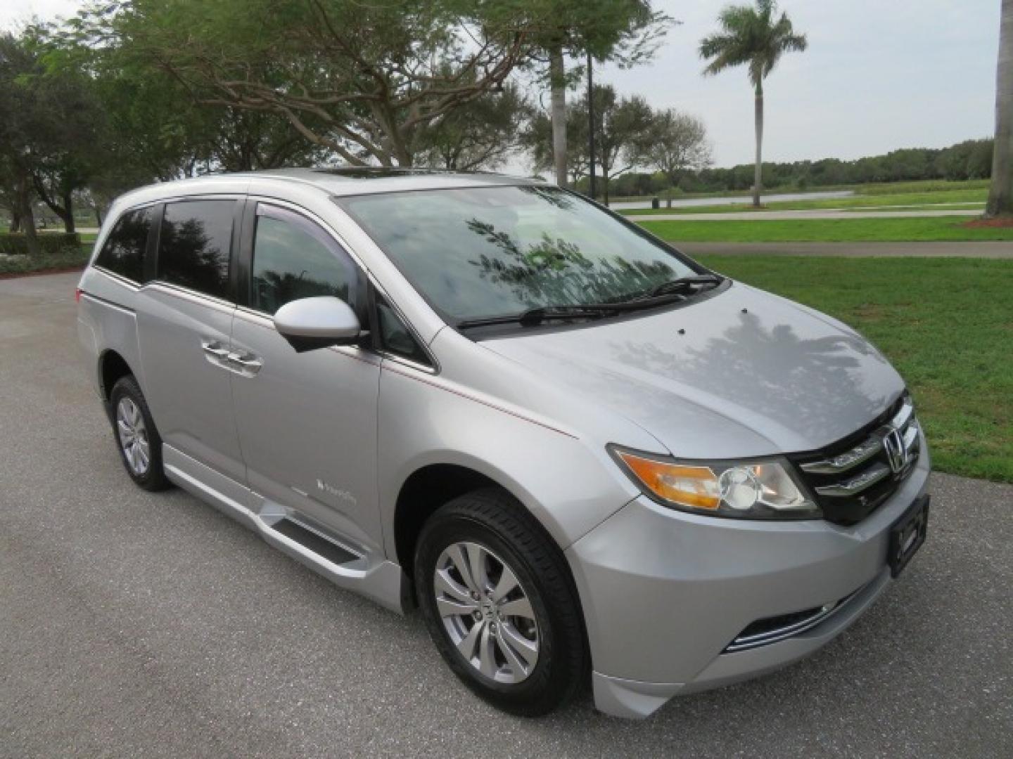 2014 Silver /GRAY Honda Odyssey EX-L (5FNRL5H68EB) with an 3.5L V6 SOHC 24V engine, 6-Speed Automatic transmission, located at 4301 Oak Circle #19, Boca Raton, FL, 33431, (954) 561-2499, 26.388861, -80.084038 - You are looking at Gorgeous Low Mileage 2014 Honda Odyssey EX-L Braunability Freedom Van Handicap Van Wheelchair Van Conversion Van with 25K Original Miles, Power Side Entry Ramp with Kneeling Van Function, Passenger Side Quick Lock System (same as ez lock), Quick Release Front Seats, Tie Down Syste - Photo#21